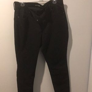 Black curvy skinny leg pants